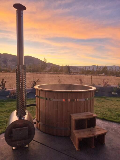 Вілла Relax In Rural Wanaka Queensberry Екстер'єр фото